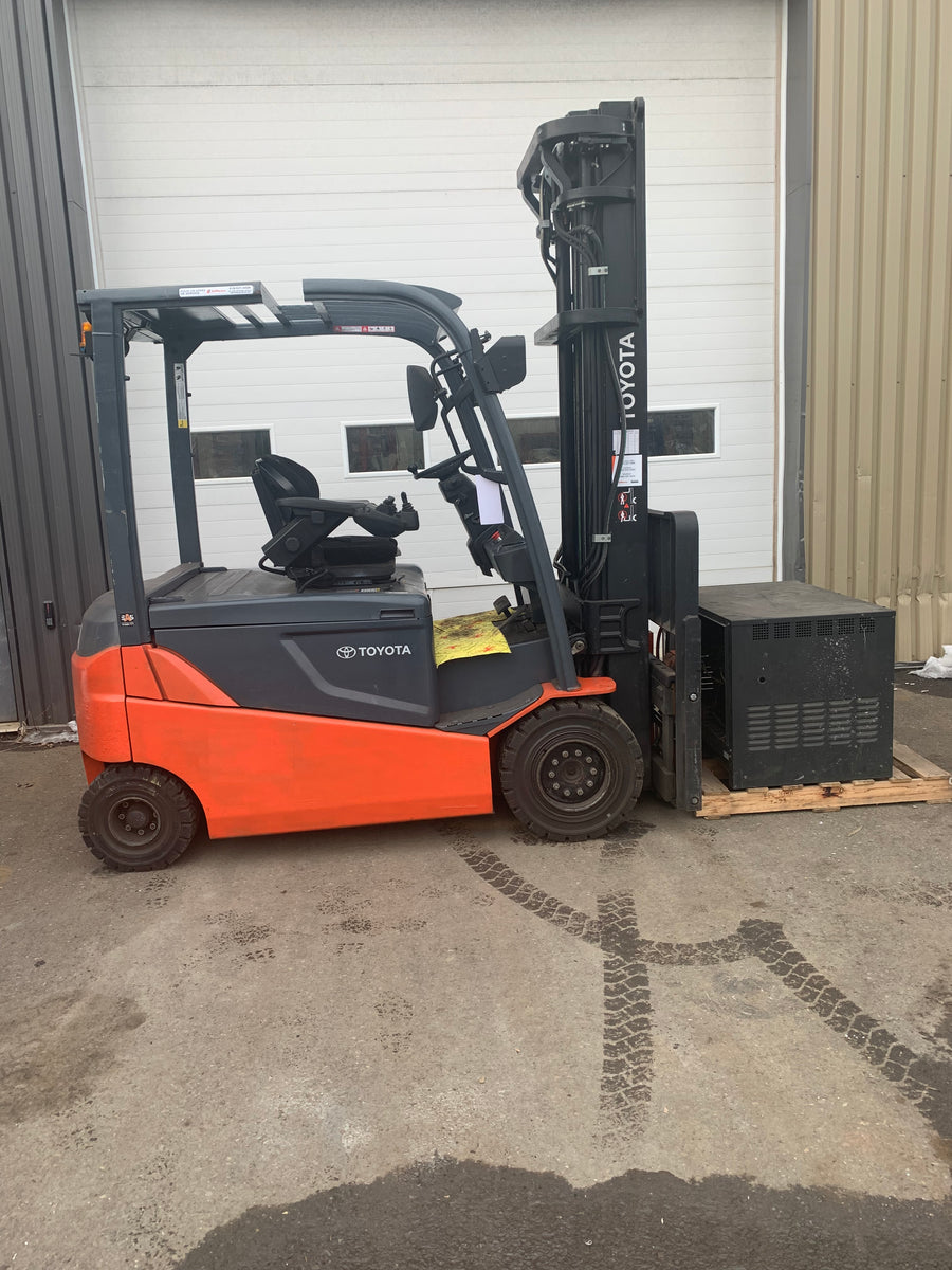 Used forklift for sale in Quebec | 2016 TOYOTA 7,000 LB Electric Pneumatic Forklift | Model: 05-8FBM35T