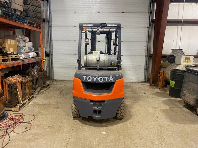 Used forklift for sale in Moncton | 2021 TOYOTA 5,000 LB IC Pneumatic Forklift | Model: 8FGU25