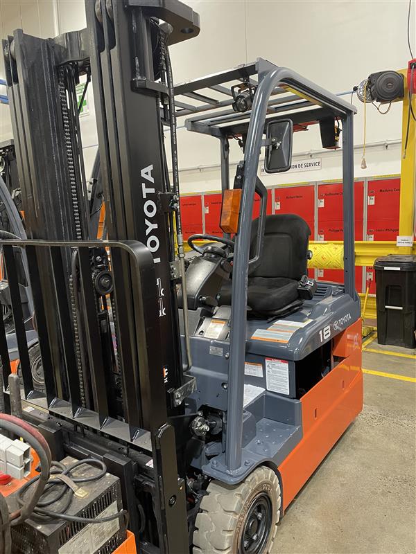 Used forklift for sale in Lachine | 2017 TOYOTA 3,500 LB 3-Wheel Electric Forklift Longbox | Model: 8FBEH18U