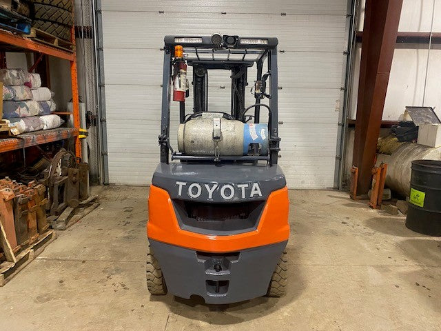 Used forklift for sale in Moncton | 2021 TOYOTA 5,000 LB IC Pneumatic Forklift | Model: 8FGU25