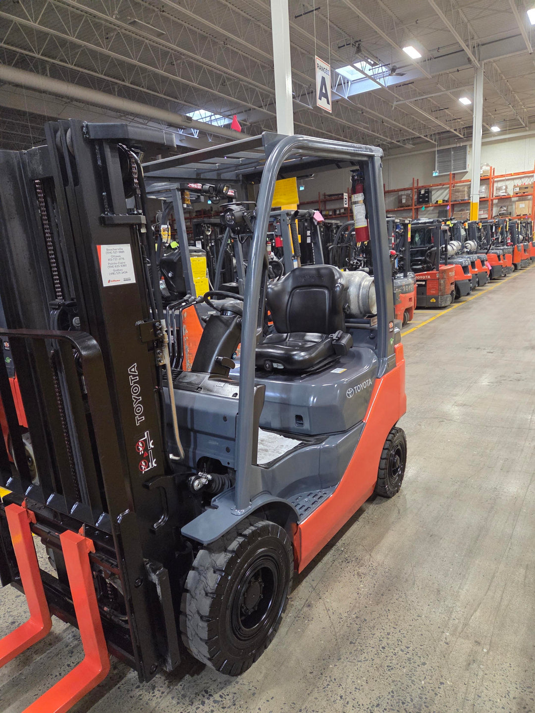 Used forklift for sale in Lachine | 2021 TOYOTA 3,000 LB IC Pneumatic Forklift | Model: 8FGU15