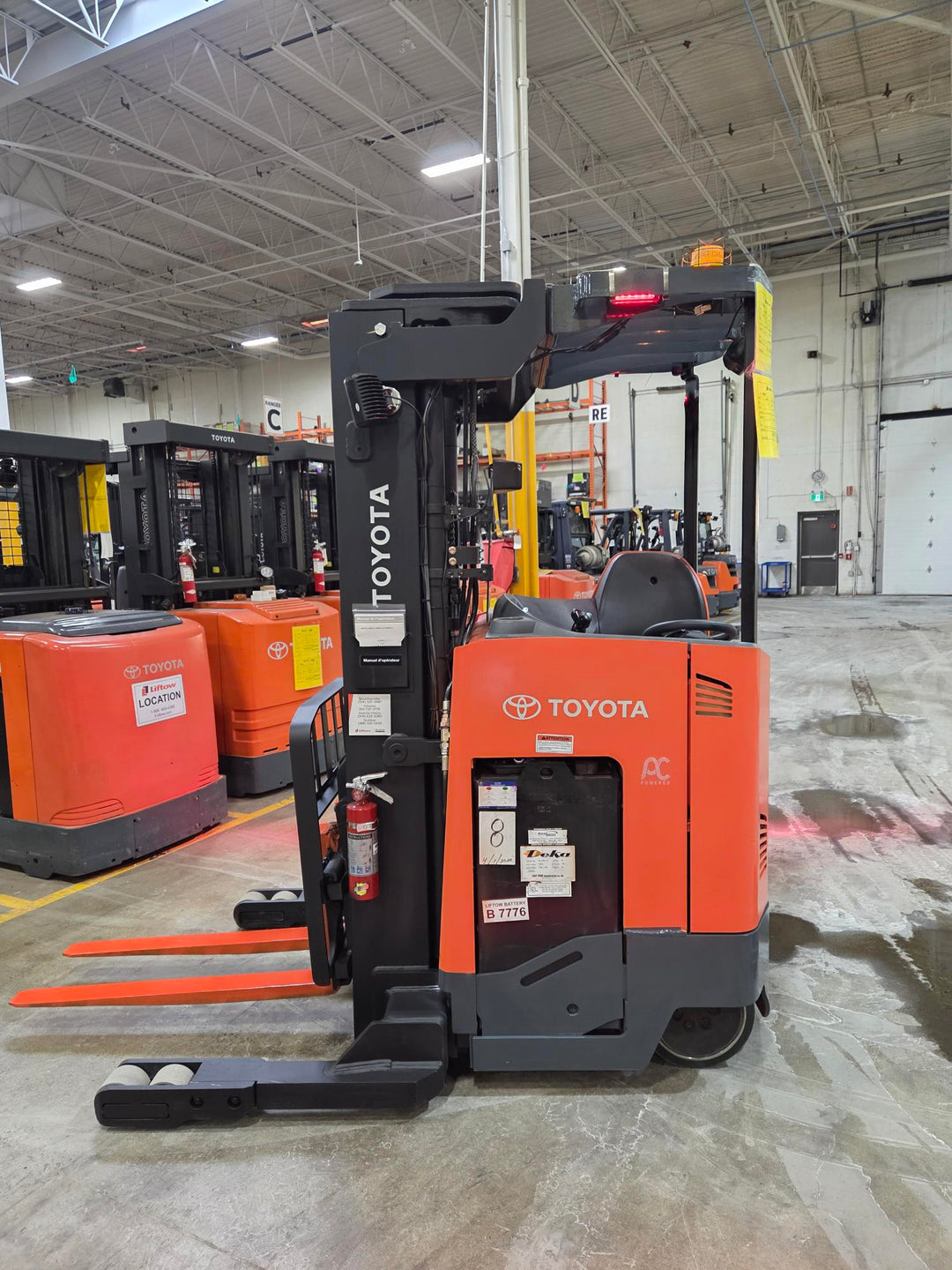 Used forklift for sale in Lachine | 2020 TOYOTA 3,500 LB Electric Reach Truck | Model: 9BR183M193