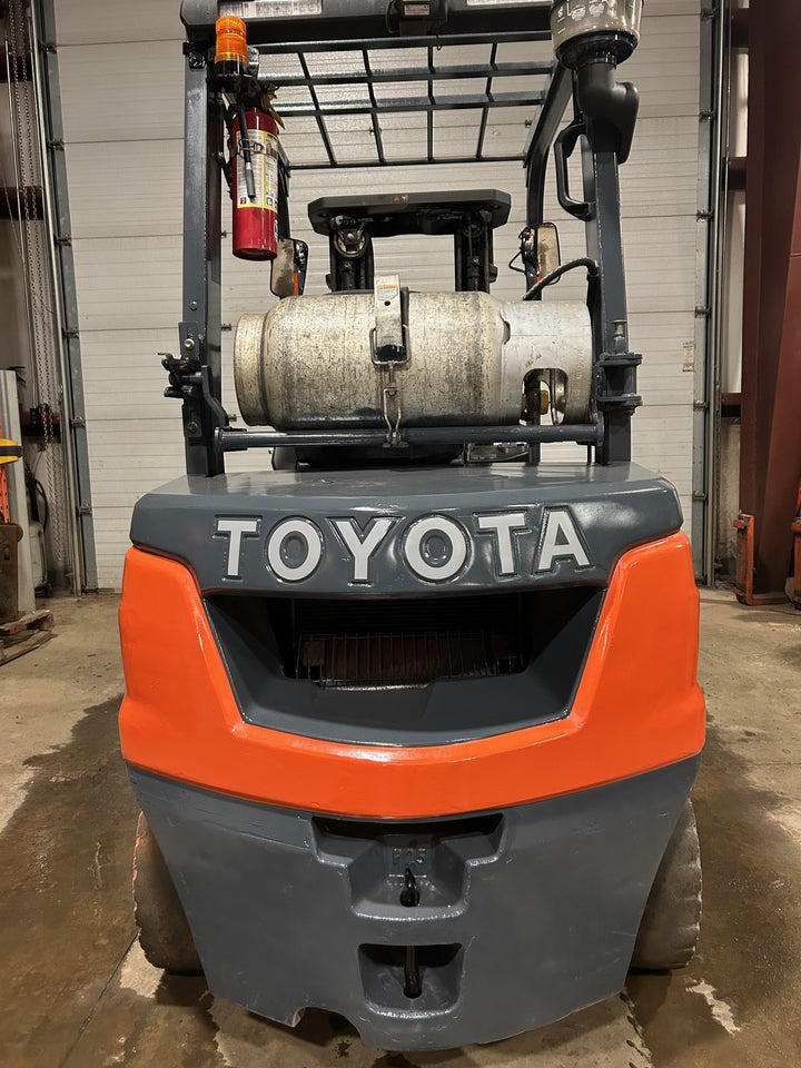 Used forklift for sale in Moncton | 2021 TOYOTA 5,000 LB IC Pneumatic Forklift | Model: 8FGU25
