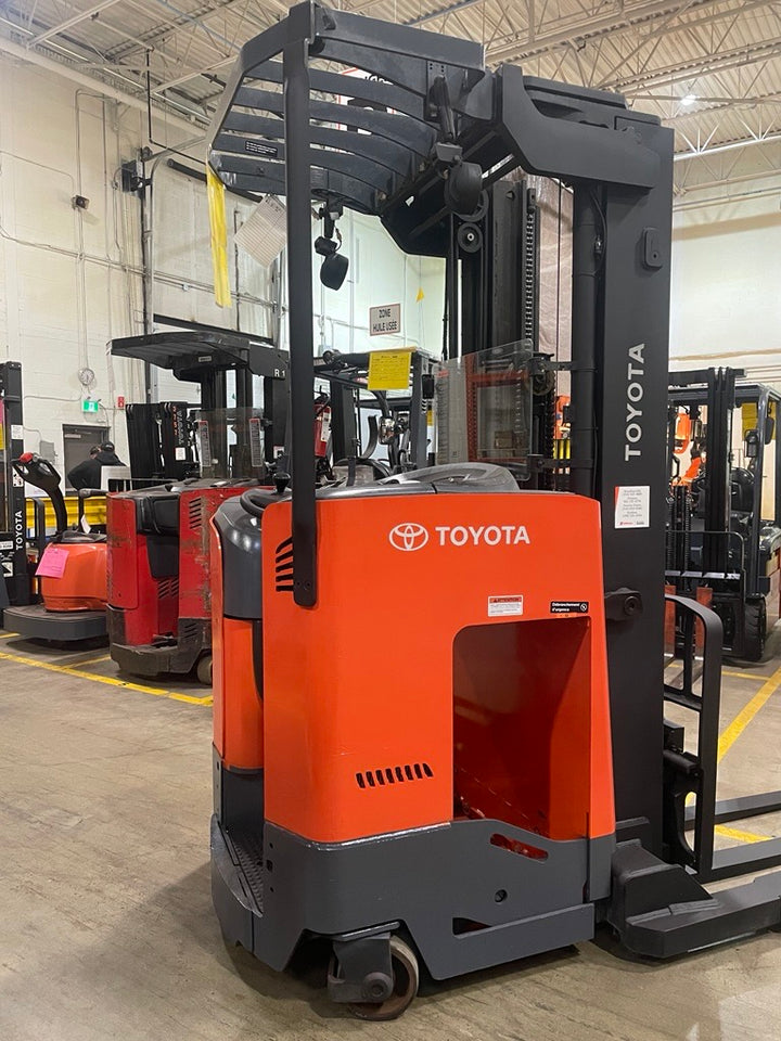 Used forklift for sale in Lachine | 2018 TOYOTA 3,500 LB Electric Reach Truck | Model: 9BR183M211
