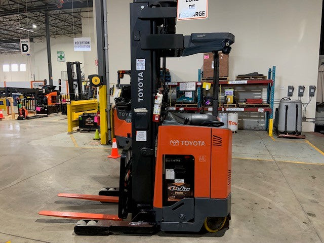 Used forklift for sale in Boucherville | 2017 TOYOTA 3,500 LB Electric Reach Truck | Model: 9BR183S241