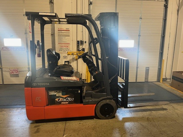 Used forklift for sale in Ajax | 2019 TOYOTA 4000 LB 3-Wheel Electric Forklift | Model: 8FBE20U