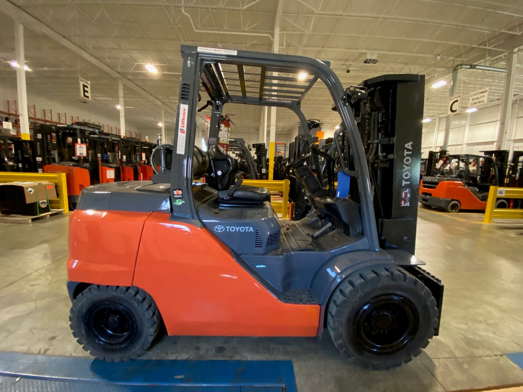 Used forklift for sale in Ajax | 2021 TOYOTA 10,000 LB IC Pneumatic Forklift | Model: 8FG45U