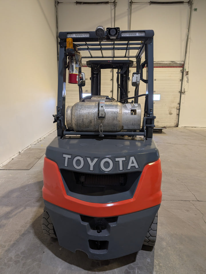 Used forklift for sale in Moncton | 2021 TOYOTA 5,000 LB IC Pneumatic Forklift | Model: 8FGU25