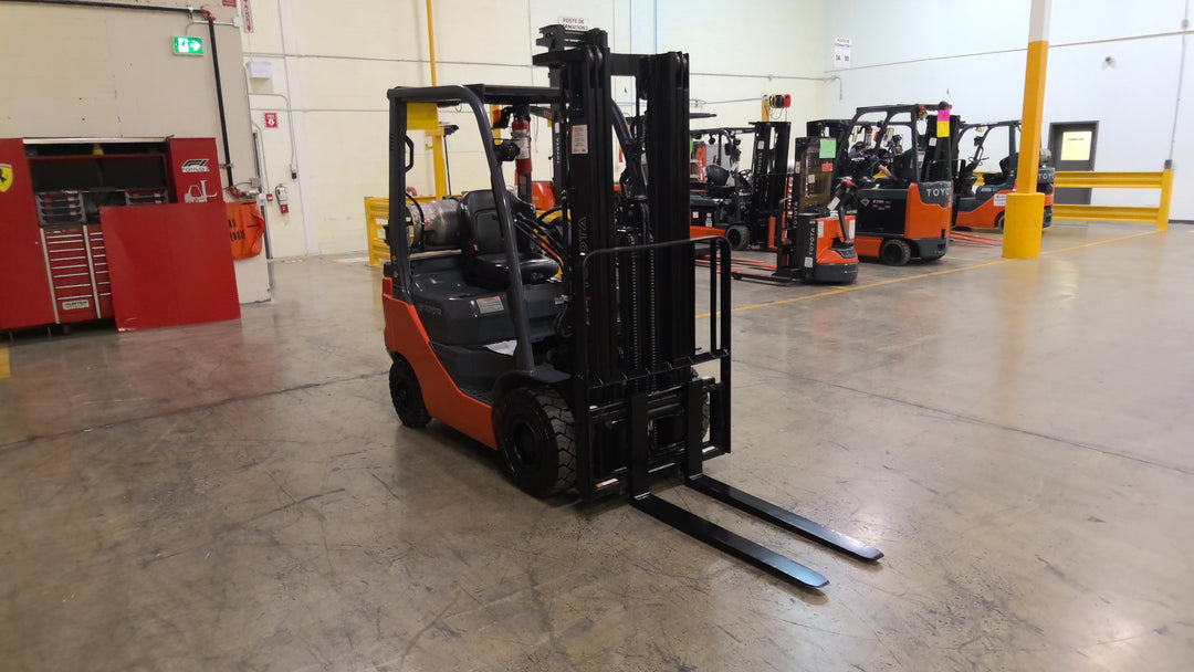 Used forklift for sale in Lachine | 2021 TOYOTA 3,500 LB IC Pneumatic Forklift | Model: 8FGU18