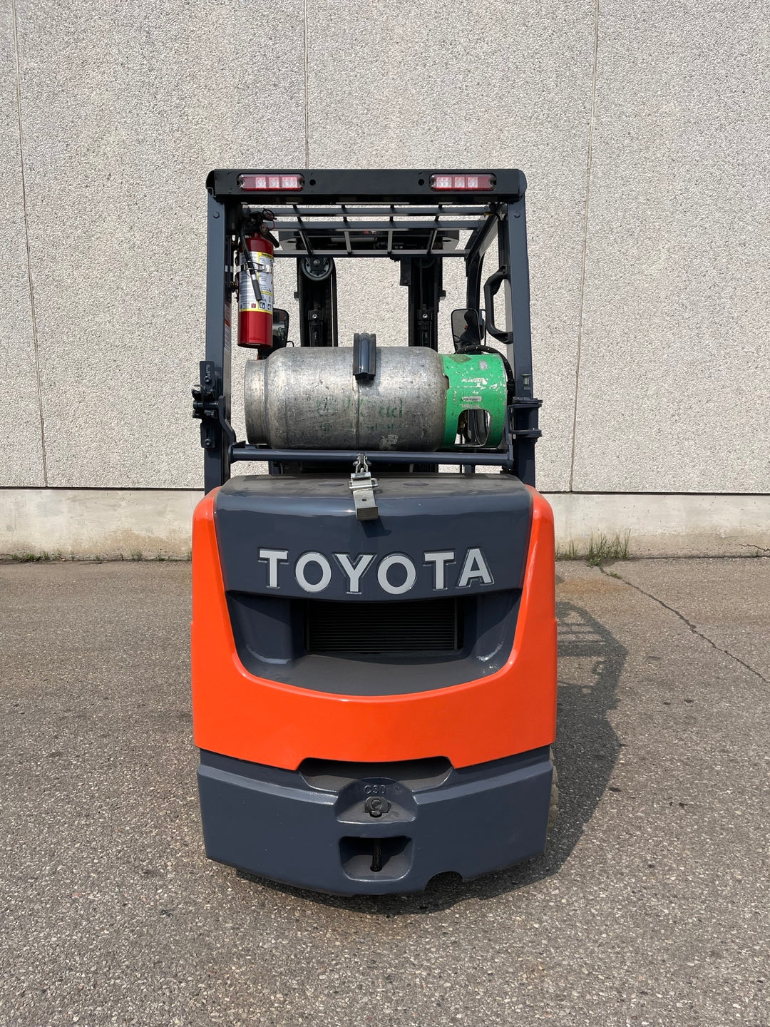 Used forklift for sale in Vaughan | 2016 TOYOTA 6000 LB IC Cushion Forklift | Model: 8FGCU30