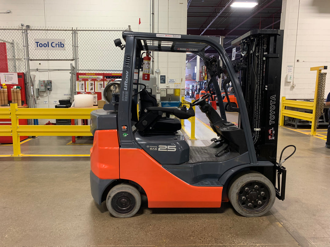 Used forklift for sale in Toronto | 2021 TOYOTA 5000 LB IC Cushion Forklift | Model: 8FGCU25