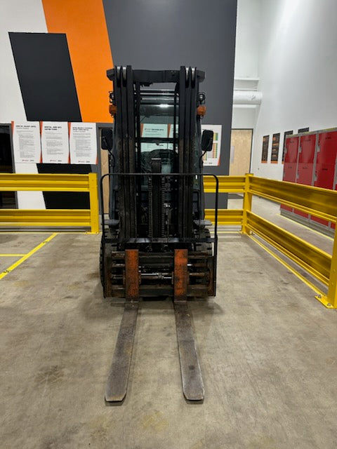 Used forklift for sale in Vermont | 2018 Toyota 2018 Toyota 5000 lbs capacity Propane powered lift with Factory cab with heater and side shifting fork positioner. | Model: 8FGU25 