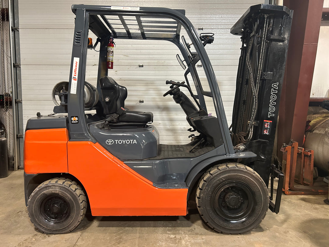 Used forklift for sale in Moncton | 2021 TOYOTA 5,000 LB IC Pneumatic Forklift | Model: 8FGU25