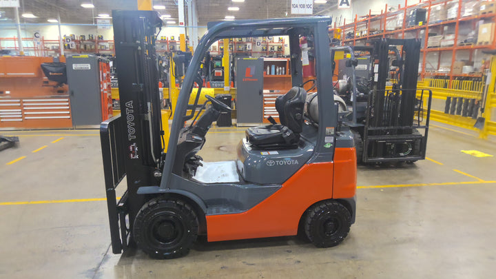 Used forklift for sale in Lachine | 2021 TOYOTA 3,500 LB IC Pneumatic Forklift | Model: 8FGU18