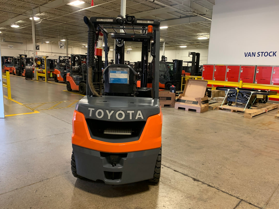 Used forklift for sale in Toronto | 2021 TOYOTA 6000 LB Diesel Pneumatic Forklift | Model: 8FDU30