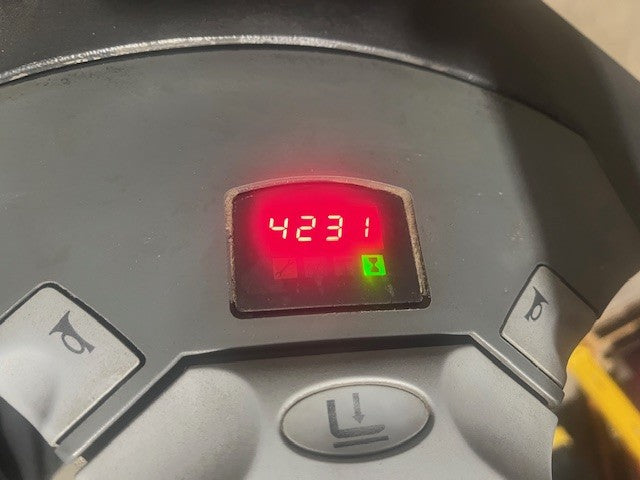 Used forklift for sale in Lachine | 2016 TOYOTA 6,000 LB Electric Walkie Rider Pallet Truck | Model: 8HBE30