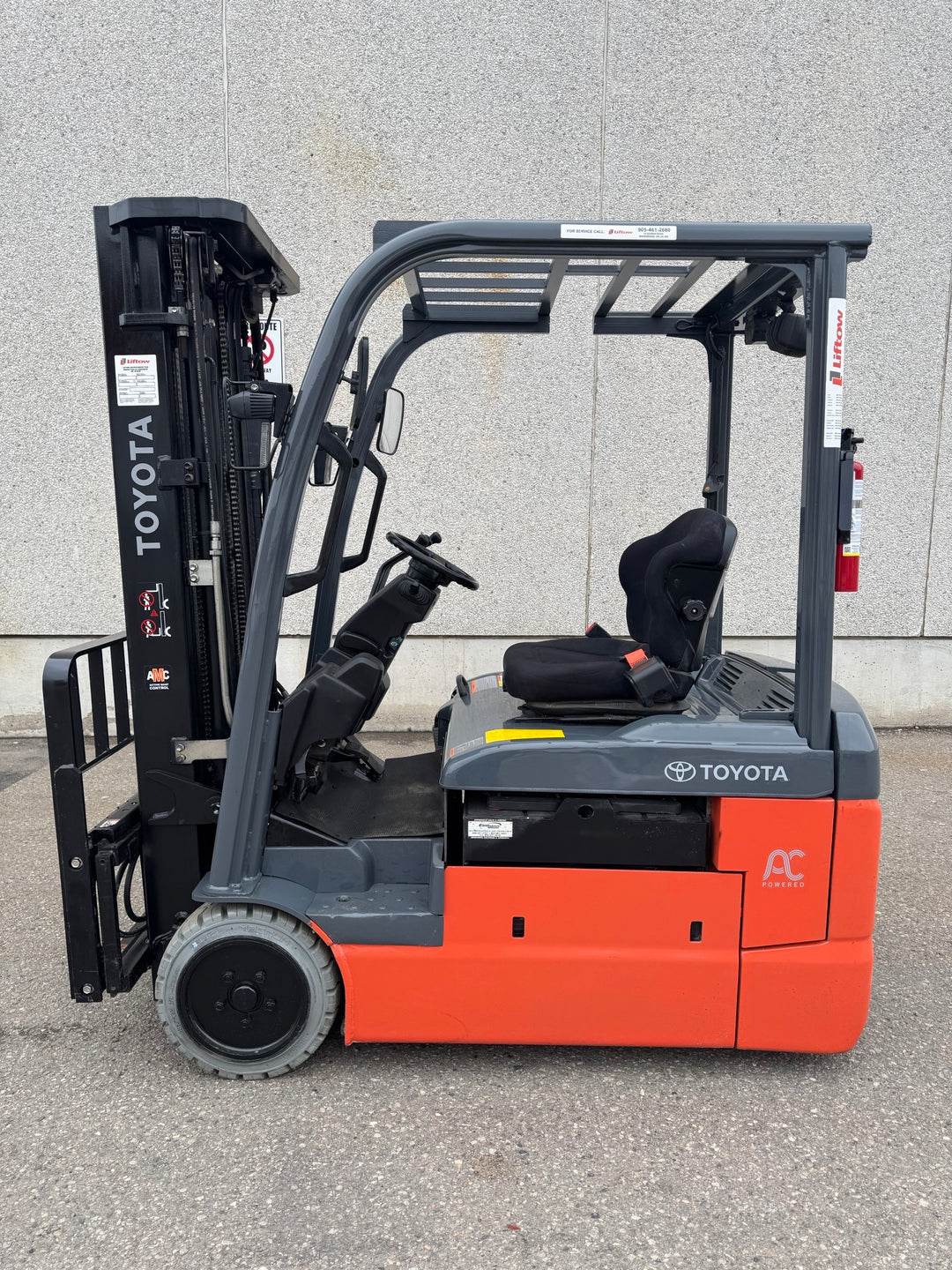 Used forklift for sale in Vaughan | 2021 TOYOTA 4,000 LB 3-Wheel Electric Forklift | Model: 8FBE20U