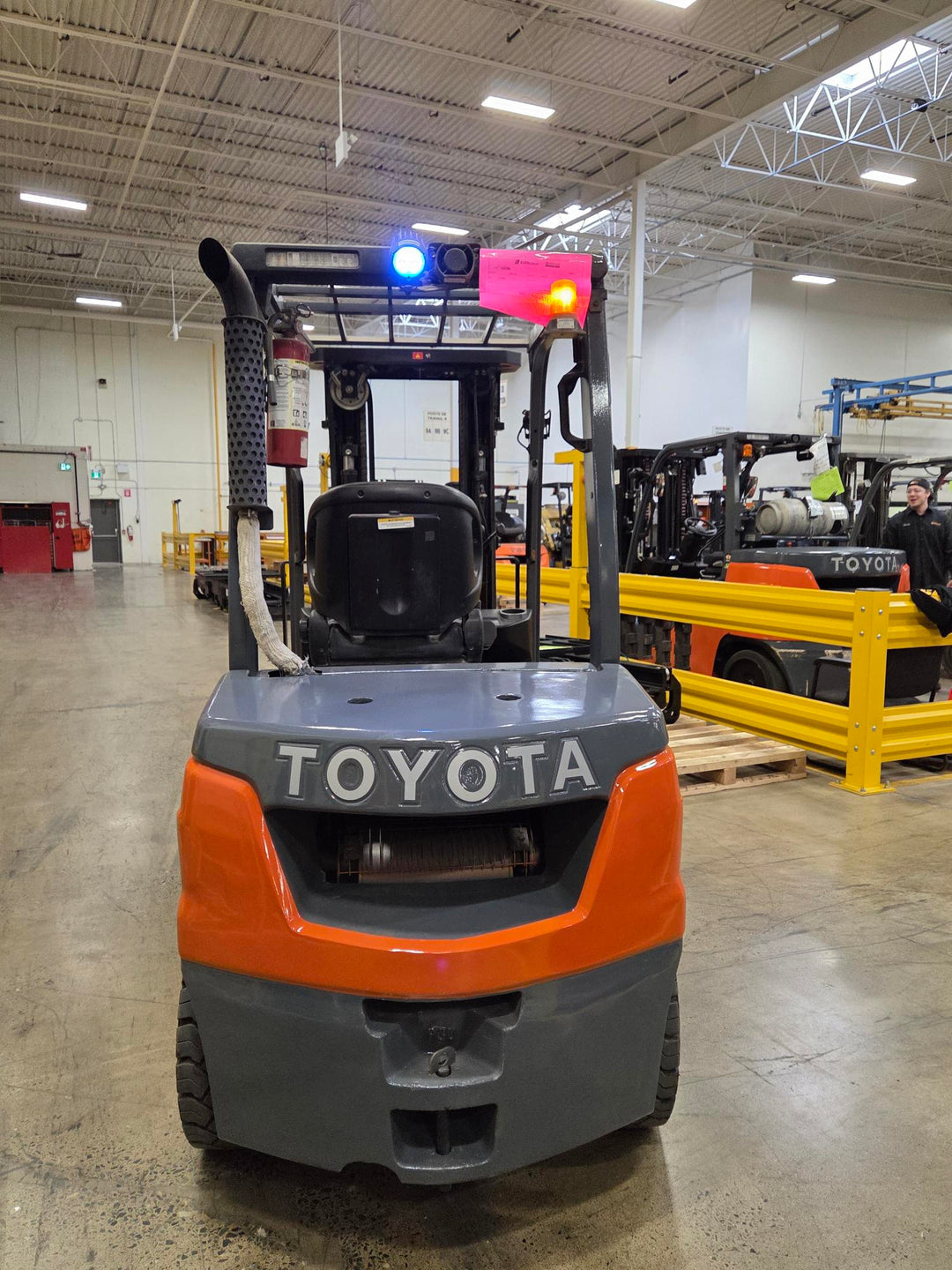 Used forklift for sale in Lachine | 2020 TOYOTA 6,000 LB Diesel Pneumatic Forklift | Model: 8FDU30