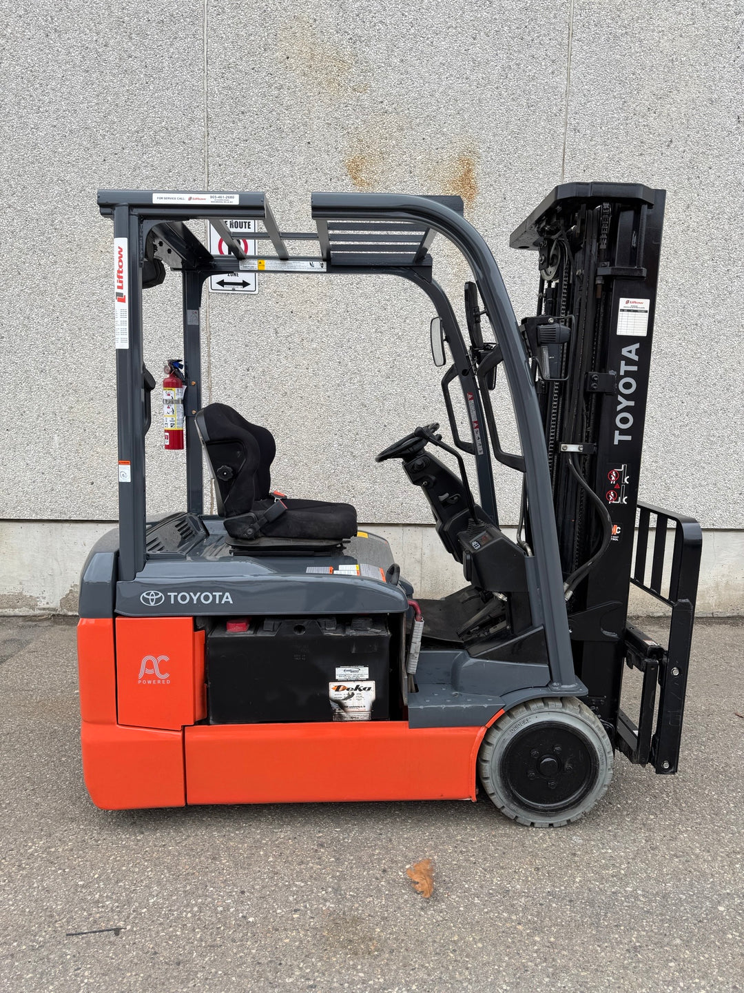 Used forklift for sale in Vaughan | 2021 TOYOTA 4,000 LB 3-Wheel Electric Forklift | Model: 8FBE20U