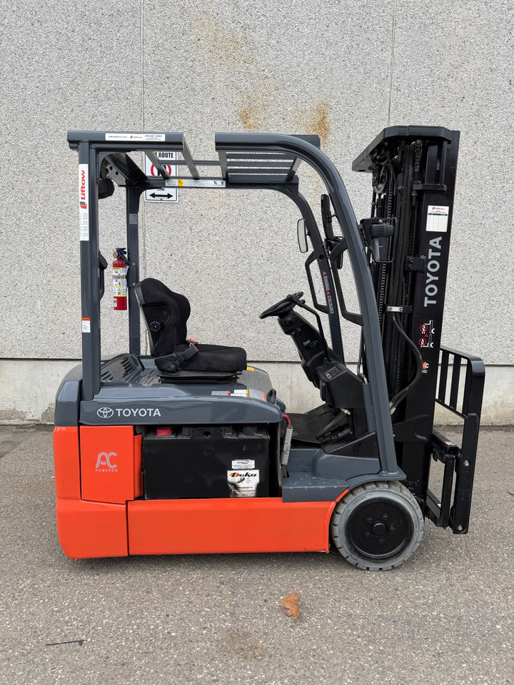 Used forklift for sale in Vaughan | 2021 TOYOTA 4,000 LB 3-Wheel Electric Forklift | Model: 8FBE20U