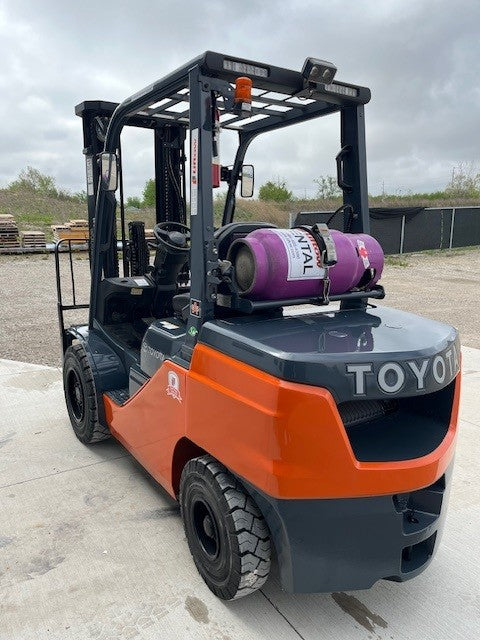 Used forklift for sale in Windsor | 2021 TOYOTA 6500 LB IC Pneumatic Forklift | Model: 8FGU32