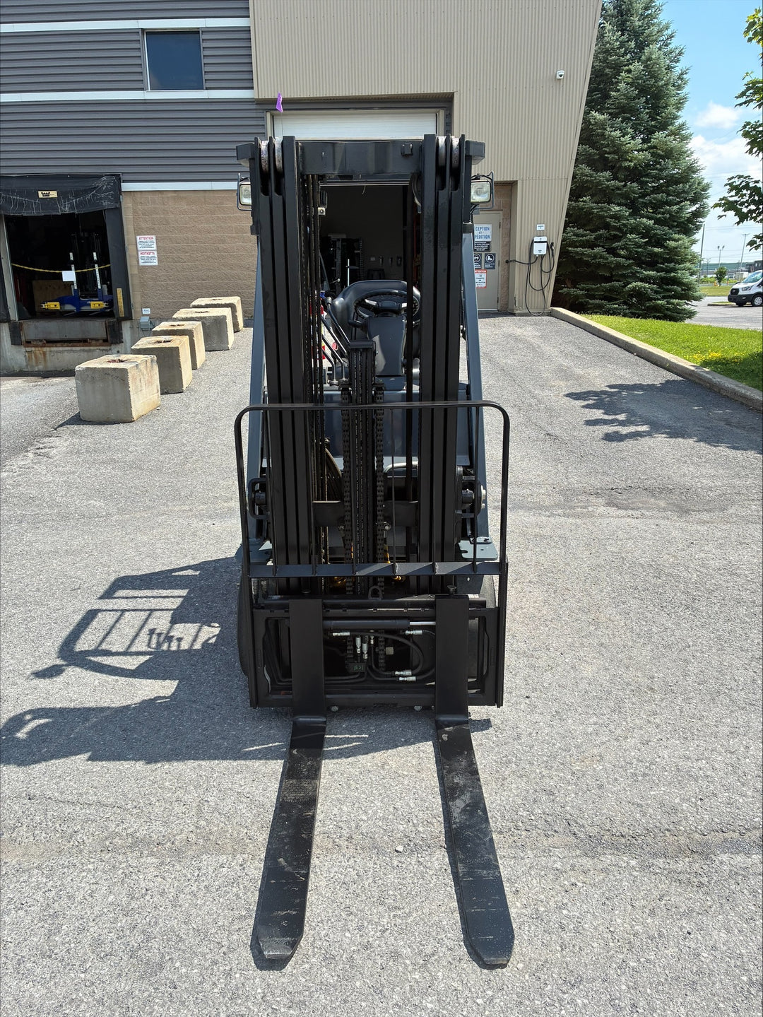 Used forklift for sale in Boucherville | 2022 TOYOTA 5,000 LB Electric Cushion Forklift | Model: 8FBCU25