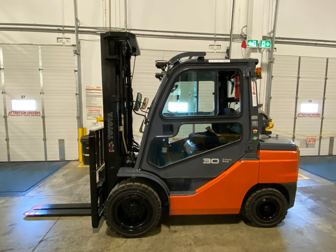 Used forklift for sale in Ajax | 2020 TOYOTA 6500 LB IC Pneumatic Forklift | Model: 8FGU32