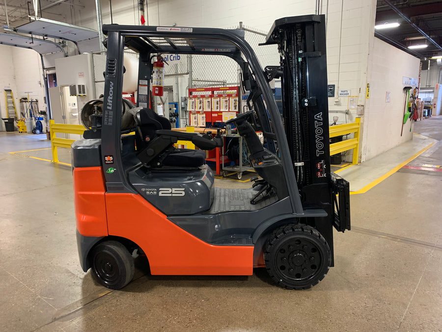 Used forklift for sale in Toronto | 2021 TOYOTA 5000 LB IC Cushion Forklift | Model: 8FGCU25