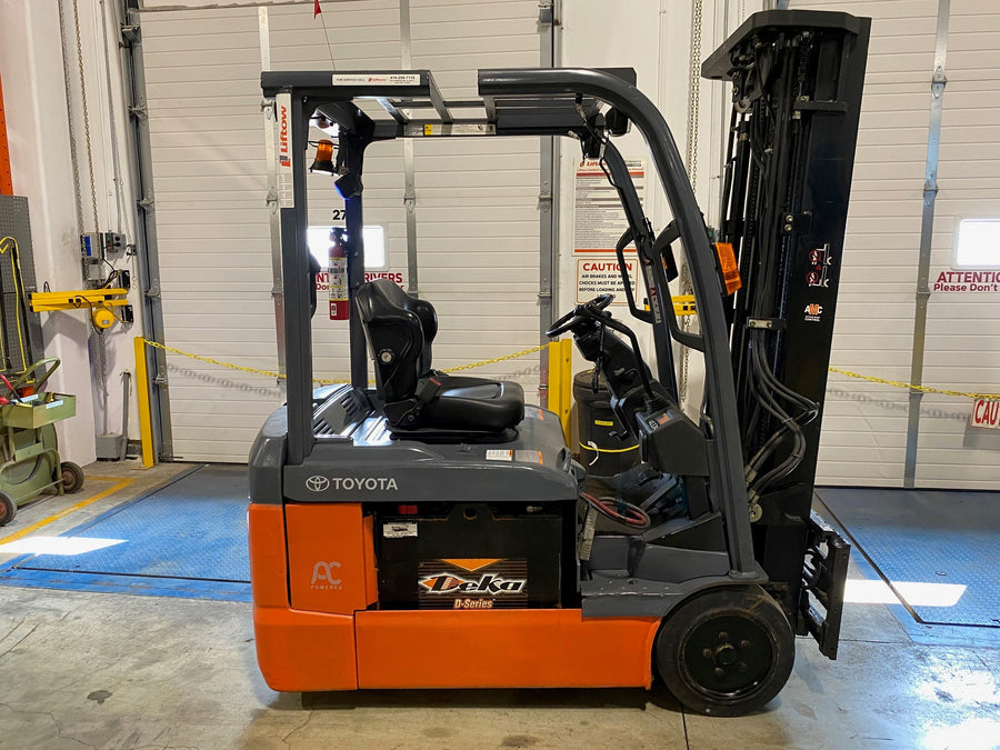 Used forklift for sale in Ajax | 2018 TOYOTA 4000 LB 3-Wheel Electric Forklift | Model: 8FBE20U