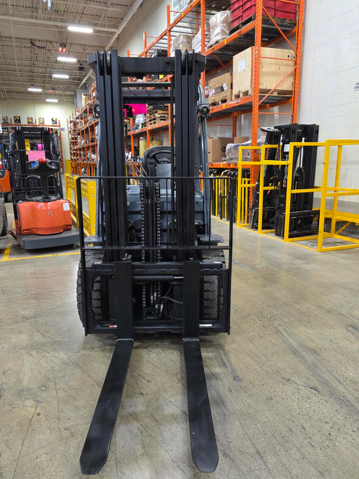 Used forklift for sale in Lachine | 2020 TOYOTA 6,000 LB Diesel Pneumatic Forklift | Model: 8FDU30