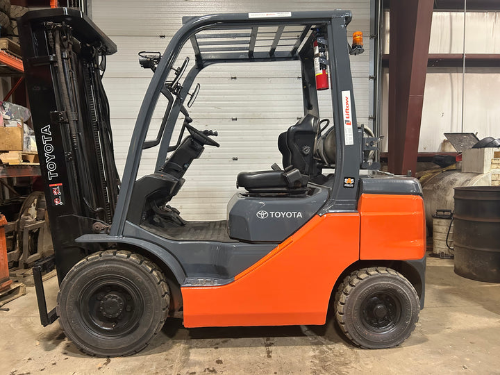 Used forklift for sale in Moncton | 2021 TOYOTA 5,000 LB IC Pneumatic Forklift | Model: 8FGU25