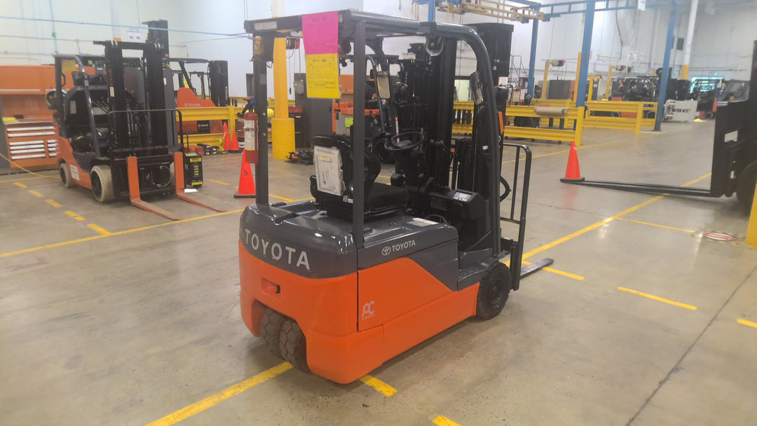 Used forklift for sale in Lachine | 2021 TOYOTA 4,000 LB 3-Wheel Electric Forklift | Model: 8FBE20U