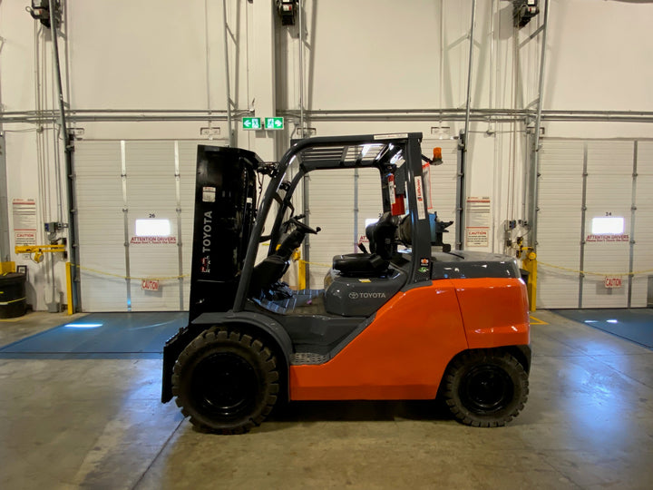 Used forklift for sale in Ajax | 2021 TOYOTA 10,000 LB IC Pneumatic Forklift | Model: 8FG45U