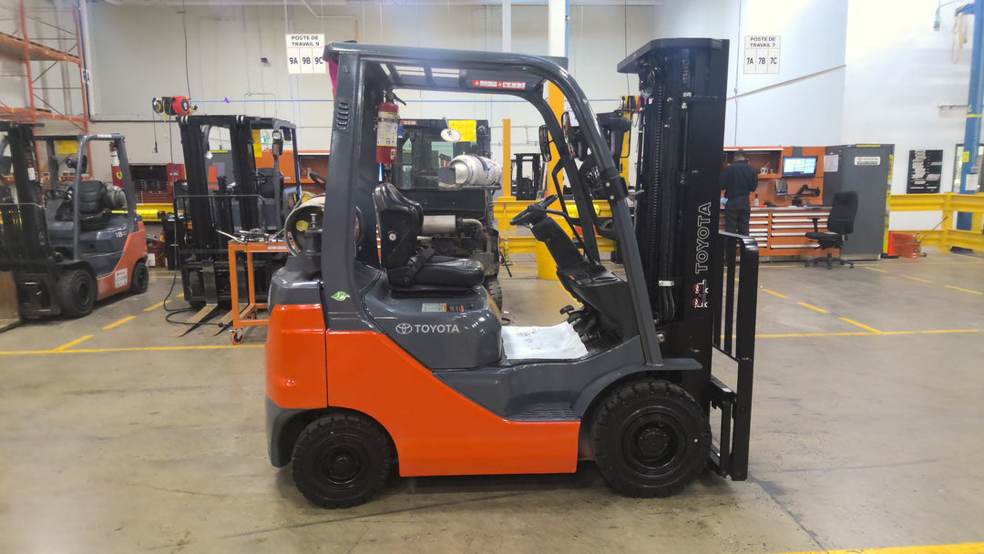 Used forklift for sale in Lachine | 2021 TOYOTA 3,500 LB IC Pneumatic Forklift | Model: 8FGU18