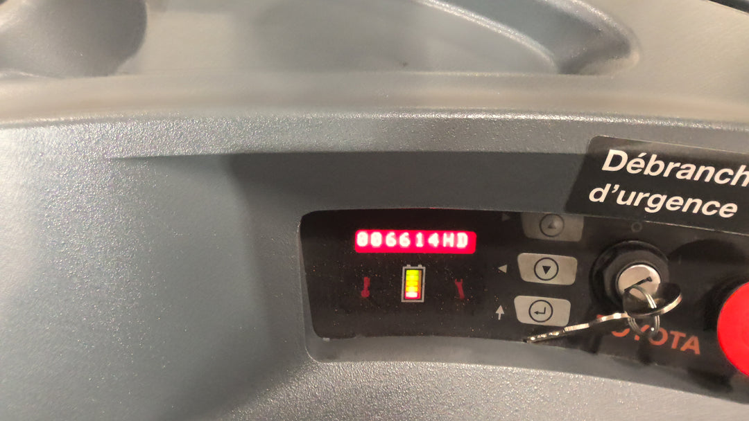 Used forklift for sale in Lachine | 2018 TOYOTA 4,000 LB Electric Standup Counterbalance | Model: 8BNCU20M188