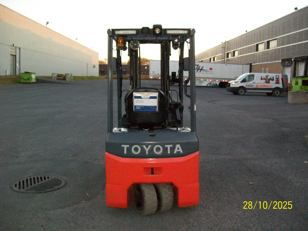 Used forklift for sale in Lachine | 2017 TOYOTA 3,500 LB 3-Wheel Electric Forklift Longbox | Model: 8FBEH18U