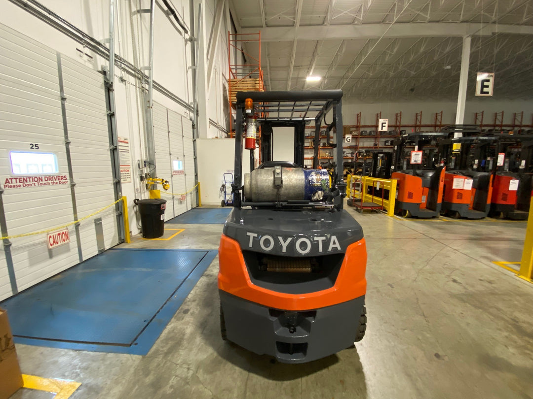 Used forklift for sale in Ajax | 2021 TOYOTA 6,000 LB IC Pneumatic Forklift | Model: 8FGU30