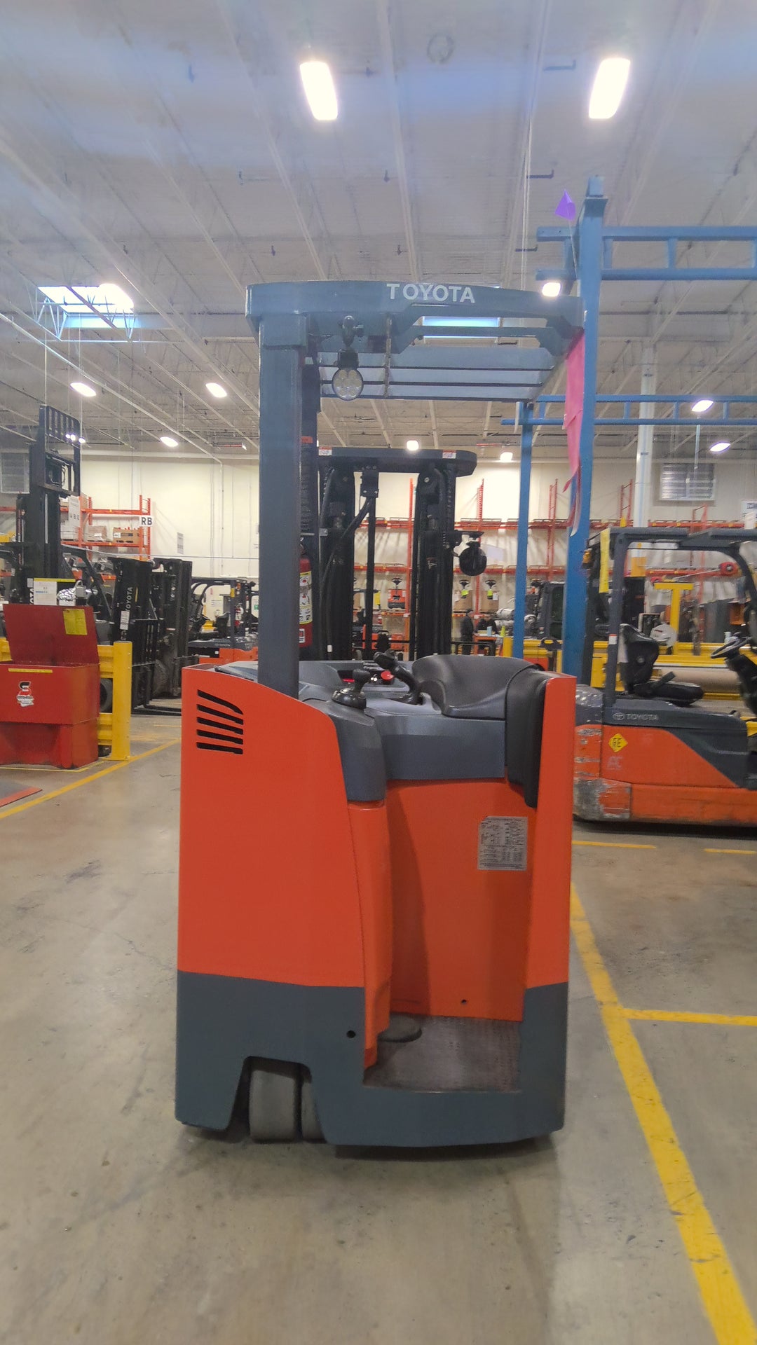 Used forklift for sale in Lachine | 2018 TOYOTA 4,000 LB Electric Standup Counterbalance | Model: 8BNCU20M188