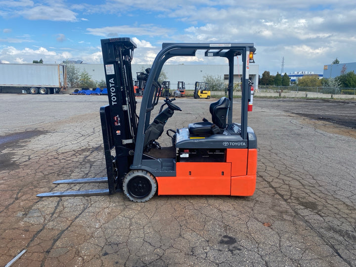 Used forklift for sale in Kitchener | 2021 TOYOTA 4,000 LB 3-Wheel Electric Forklift | Model: 8FBE20U