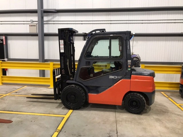 Used forklift for sale in Hamilton | 2020 TOYOTA 6,000 LB IC Pneumatic Forklift | Model: 8FGU30