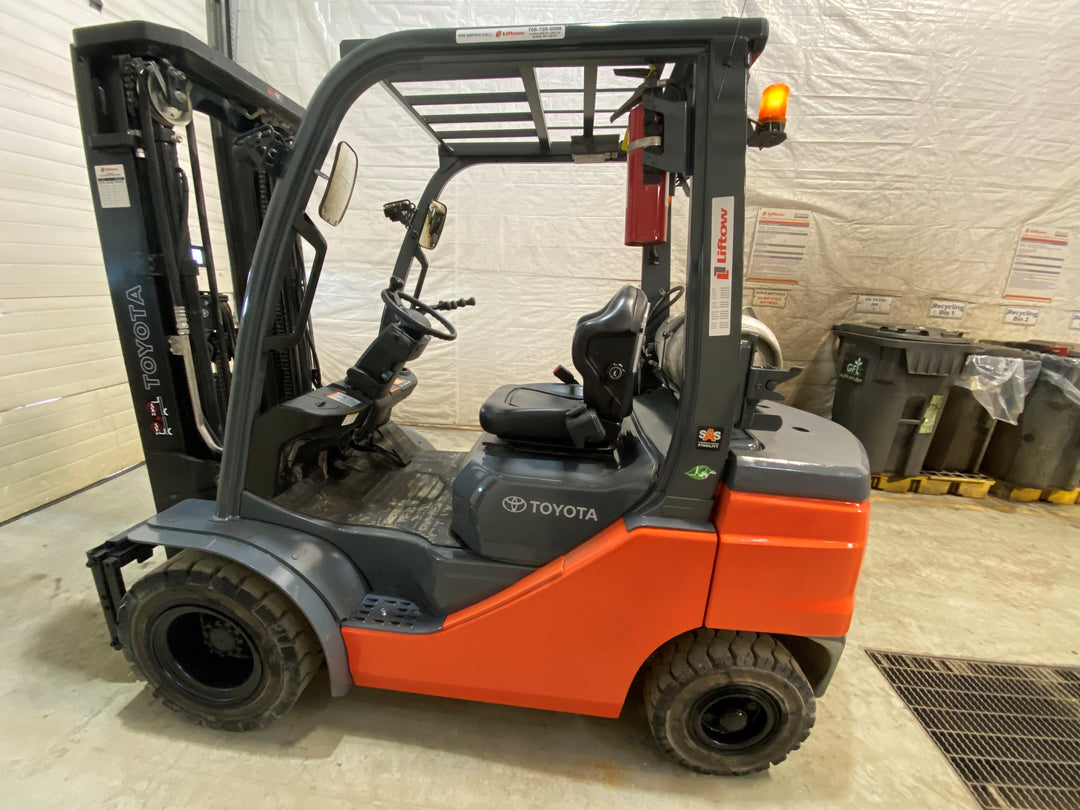 Used forklift for sale in Barrie | 2021 TOYOTA 5000 LB IC Pneumatic Forklift | Model: 8FGU25