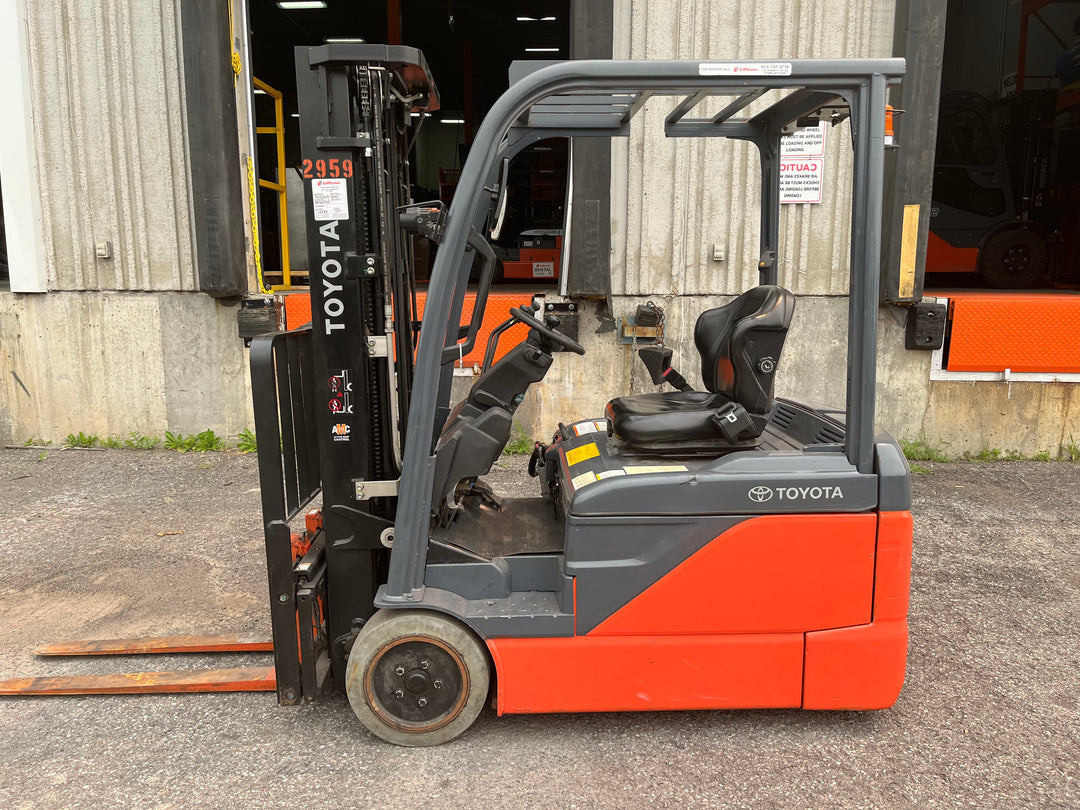 Used forklift for sale in Ottawa | 2021 TOYOTA 4,000 LB 3-Wheel Electric Forklift | Model: 8FBE20U