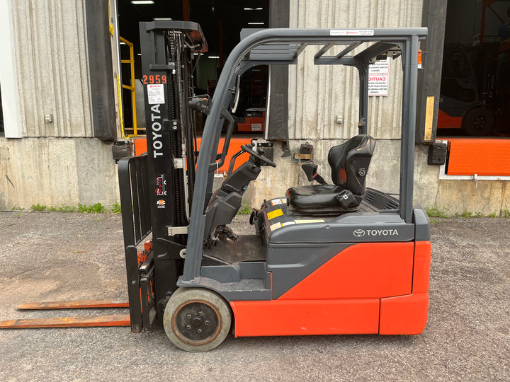 Used forklift for sale in Ottawa | 2021 TOYOTA 4,000 LB 3-Wheel Electric Forklift | Model: 8FBE20U