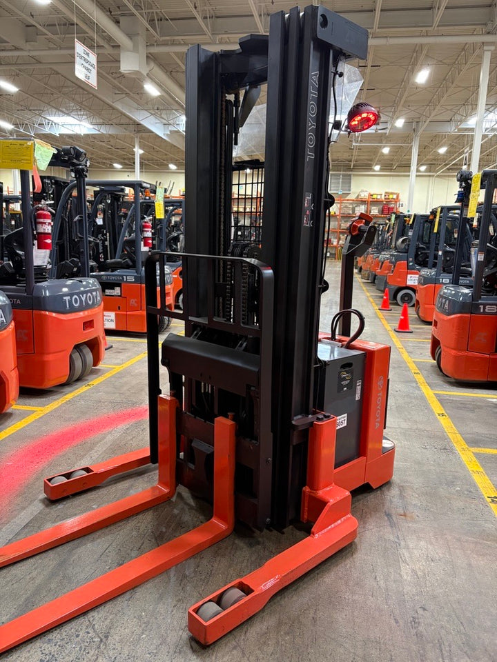 Used forklift for sale in Lachine | 2013 TOYOTA 3,000 LB Electric Walkie Reach Walkie Stacker | Model: 6BWR153F89