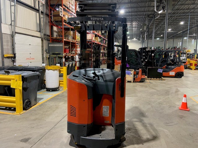 Used forklift for sale in Boucherville | 2017 TOYOTA 3,500 LB Electric Reach Truck | Model: 9BR183S241