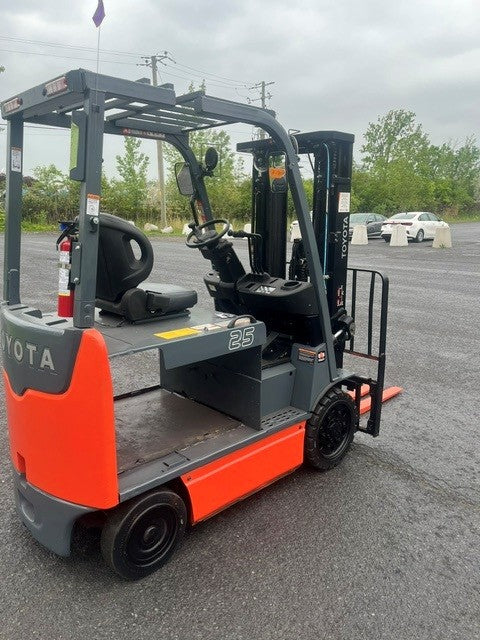Used forklift for sale in Lachine | 2018 TOYOTA 5,000 LB Electric Cushion Forklift Longbox | Model: 8FBCHU25
