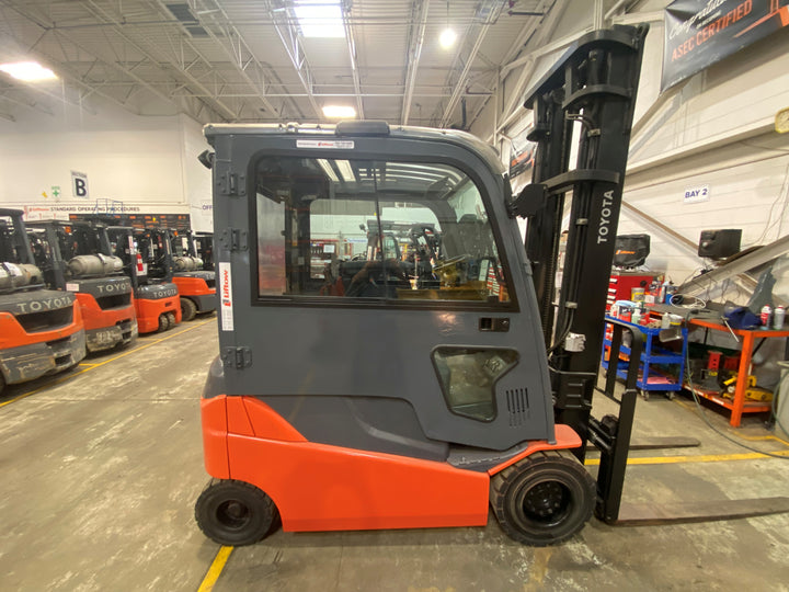 Used forklift for sale in Barrie | 2017 TOYOTA 7000 LB Electric Pneumatic Forklift | Model: 05-8FBM35T