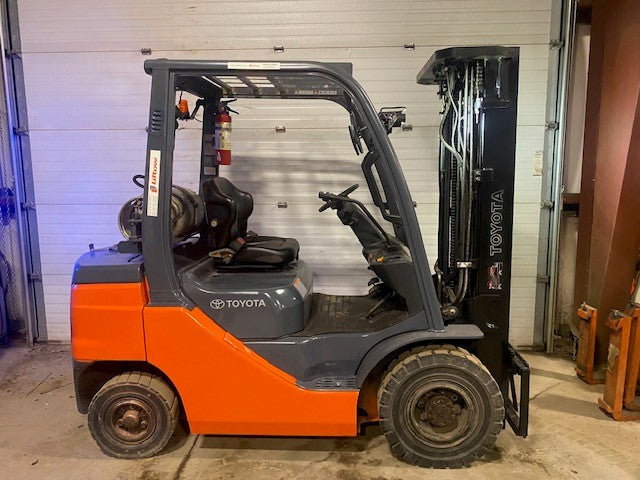 Used forklift for sale in Moncton | 2021 TOYOTA 5,000 LB IC Pneumatic Forklift | Model: 8FGU25
