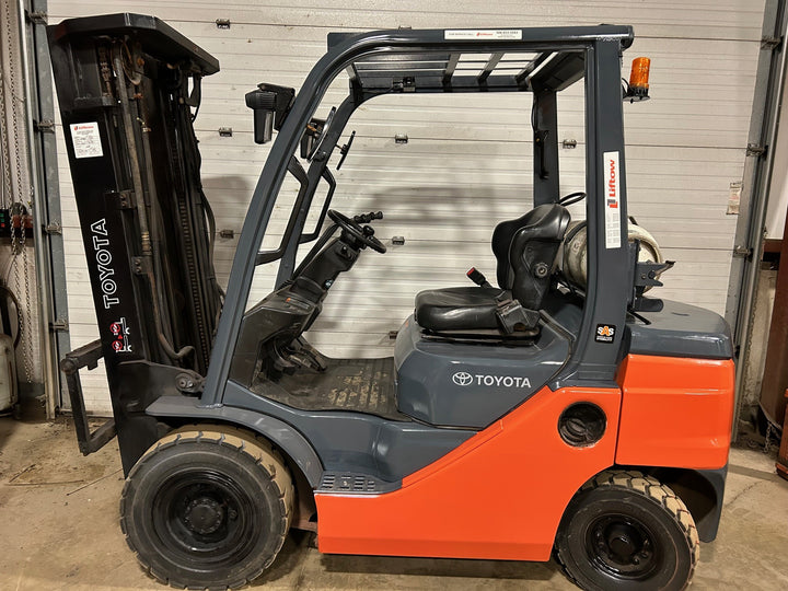 Used forklift for sale in Moncton | 2021 TOYOTA 5,000 LB IC Pneumatic Forklift | Model: 8FGU25