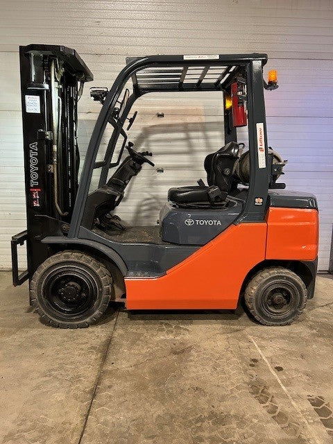Used forklift for sale in Moncton | 2021 TOYOTA 5,000 LB IC Pneumatic Forklift | Model: 8FGU25